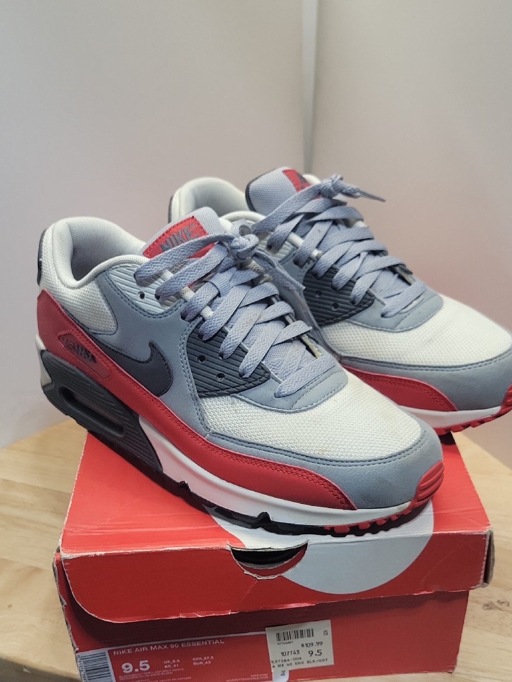 Nike Air Max 90 Essential in Light Gray, Red, Black